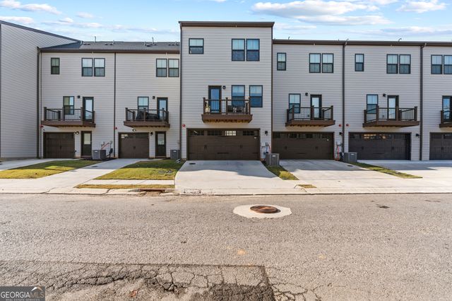 205 Climbing Ivy Circle, Fayetteville, GA 30214