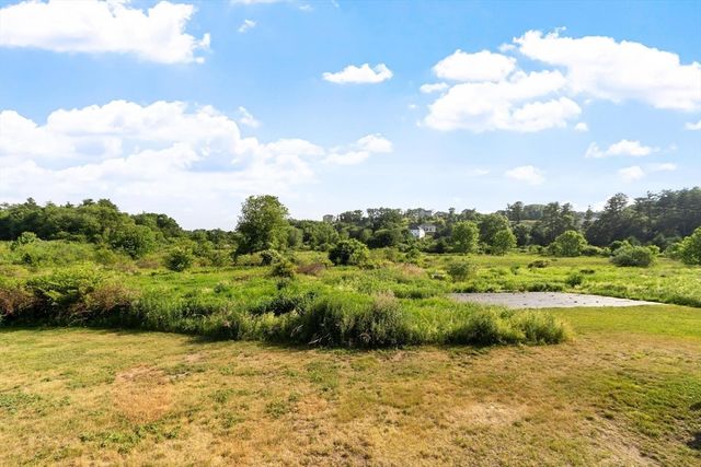 14 Millstone Dr 14, Sherborn, MA 01770