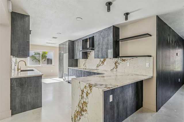 3197 WALNUT STREET NE, St Petersburg, FL 33704