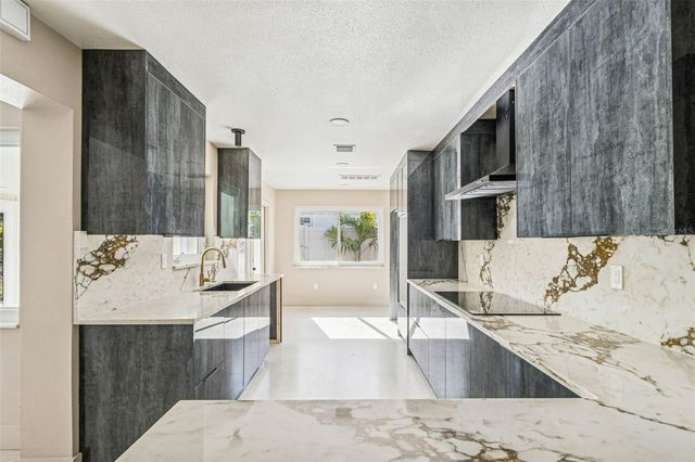 3197 WALNUT STREET NE, St Petersburg, FL 33704