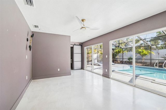 3197 WALNUT STREET NE, St Petersburg, FL 33704