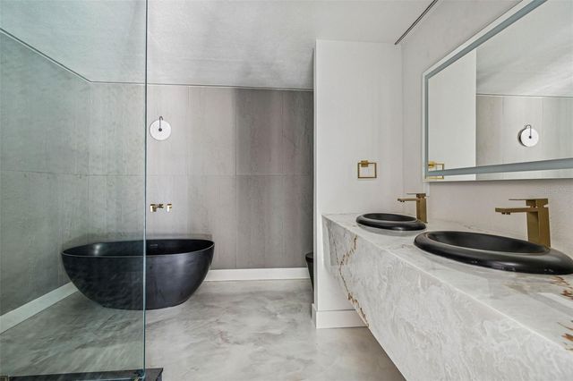 3197 WALNUT STREET NE, St Petersburg, FL 33704