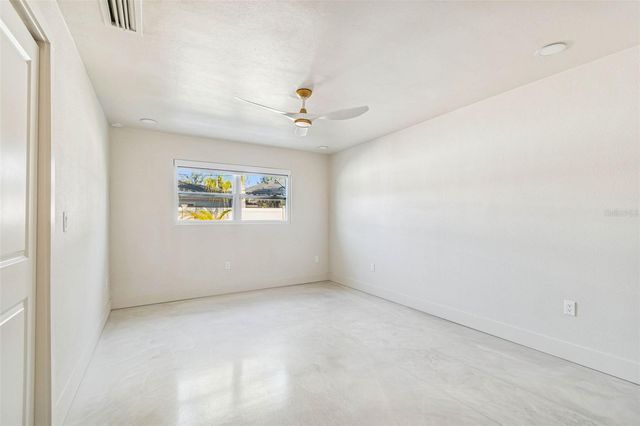 3197 WALNUT STREET NE, St Petersburg, FL 33704