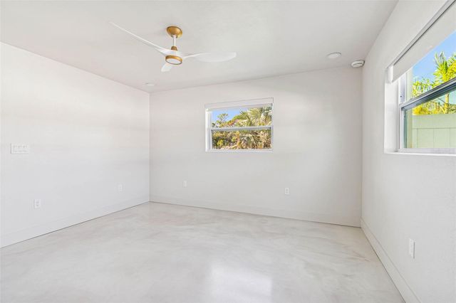 3197 WALNUT STREET NE, St Petersburg, FL 33704