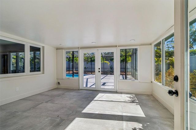 3197 WALNUT STREET NE, St Petersburg, FL 33704