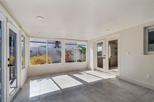 3197 WALNUT STREET NE, St Petersburg, FL 33704