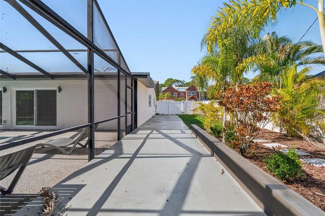 3197 WALNUT STREET NE, St Petersburg, FL 33704