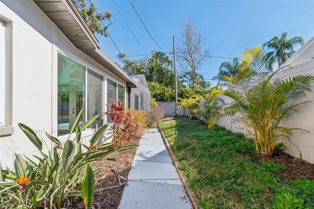 3197 WALNUT STREET NE, St Petersburg, FL 33704