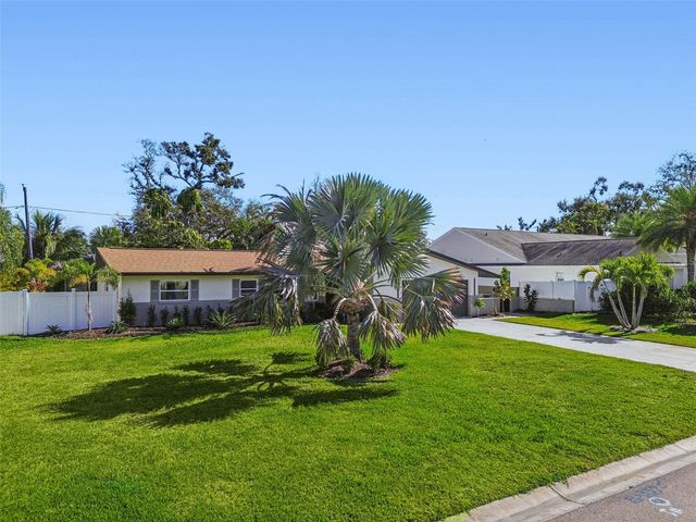 3197 WALNUT STREET NE, St Petersburg, FL 33704