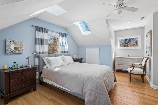 6831 N Kilpatrick Avenue, Lincolnwood, IL 60712