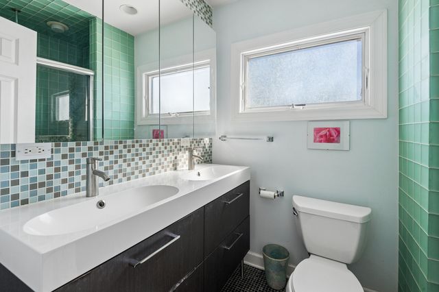 6831 N Kilpatrick Avenue, Lincolnwood, IL 60712