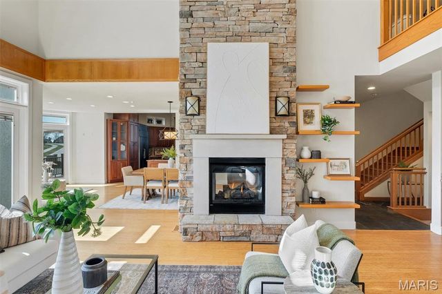 12874 Goodson Road, Des Peres, MO 63131