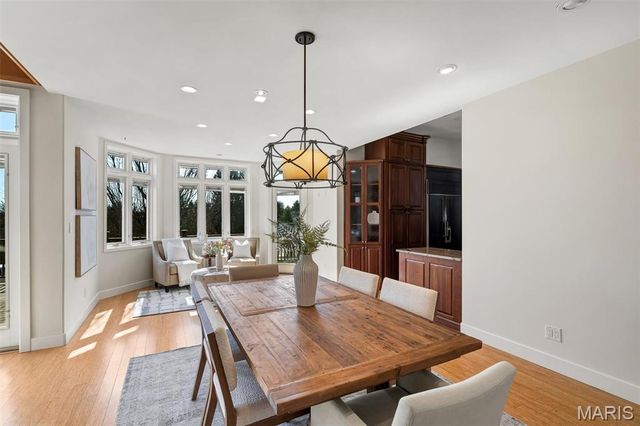 12874 Goodson Road, Des Peres, MO 63131