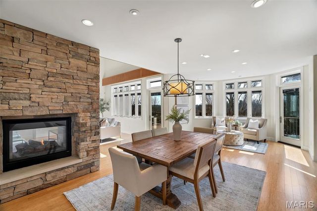 12874 Goodson Road, Des Peres, MO 63131