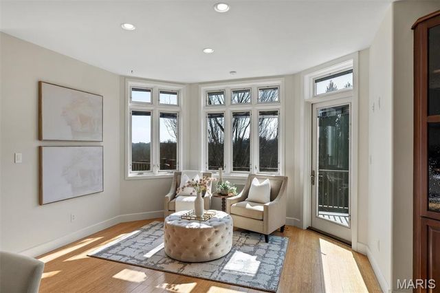 12874 Goodson Road, Des Peres, MO 63131