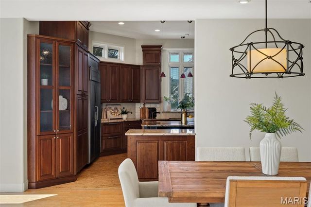 12874 Goodson Road, Des Peres, MO 63131