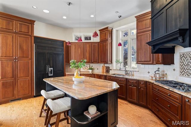 12874 Goodson Road, Des Peres, MO 63131