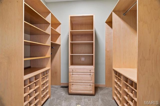 12874 Goodson Road, Des Peres, MO 63131