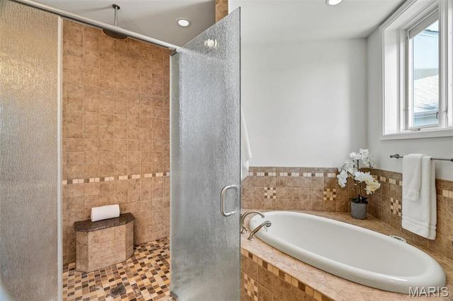 12874 Goodson Road, Des Peres, MO 63131