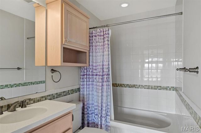 12874 Goodson Road, Des Peres, MO 63131