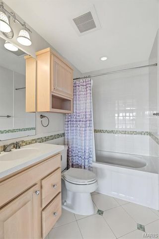 12874 Goodson Road, Des Peres, MO 63131