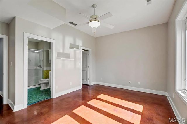 12874 Goodson Road, Des Peres, MO 63131