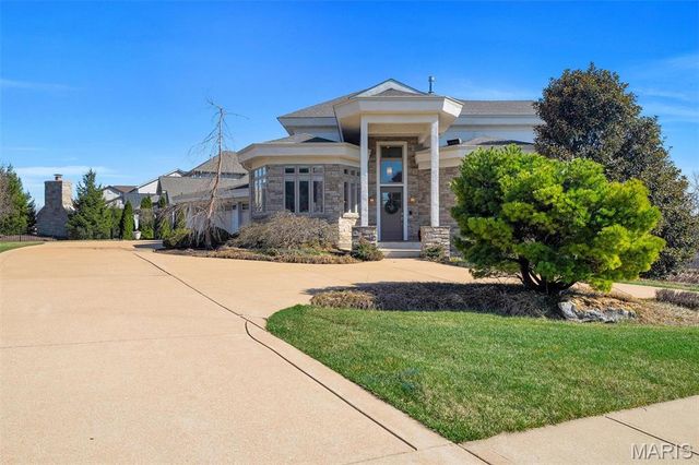 12874 Goodson Road, Des Peres, MO 63131