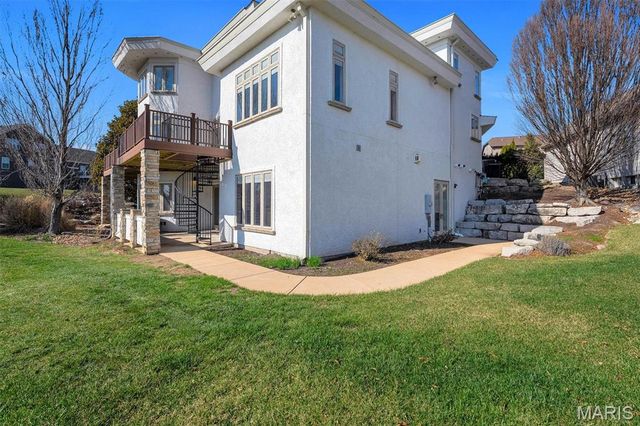 12874 Goodson Road, Des Peres, MO 63131