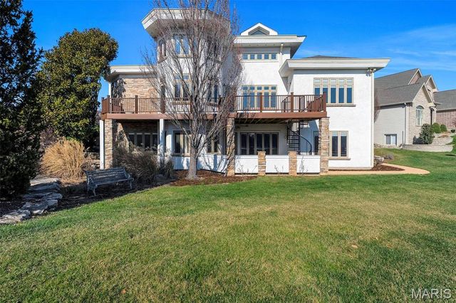 12874 Goodson Road, Des Peres, MO 63131