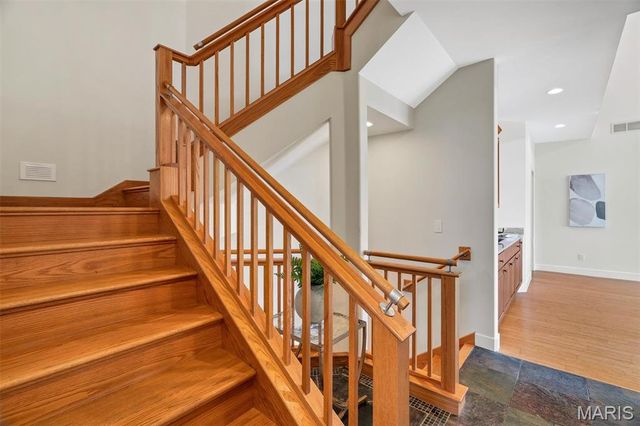 12874 Goodson Road, Des Peres, MO 63131