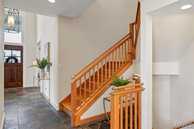 12874 Goodson Road, Des Peres, MO 63131