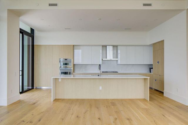 2425 Peachtree Road NE 1505, Atlanta, GA 30305