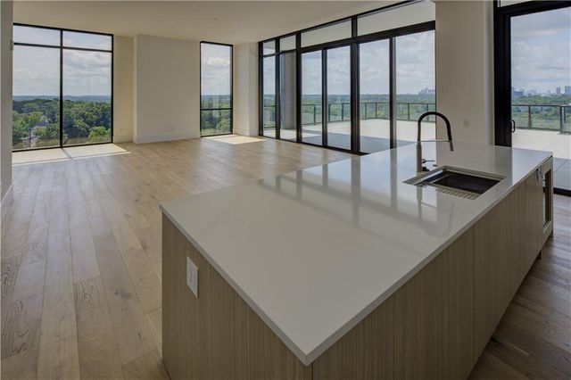 2425 Peachtree Road NE 1505, Atlanta, GA 30305