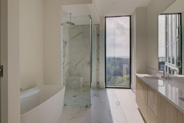 2425 Peachtree Road NE 1505, Atlanta, GA 30305