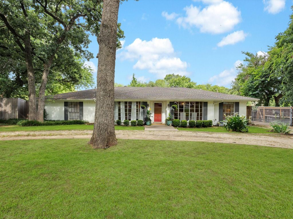 6004 Ken Avenue, Arlington, TX 76001