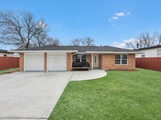 2716 Southmore Avenue, Pasadena, TX 77502
