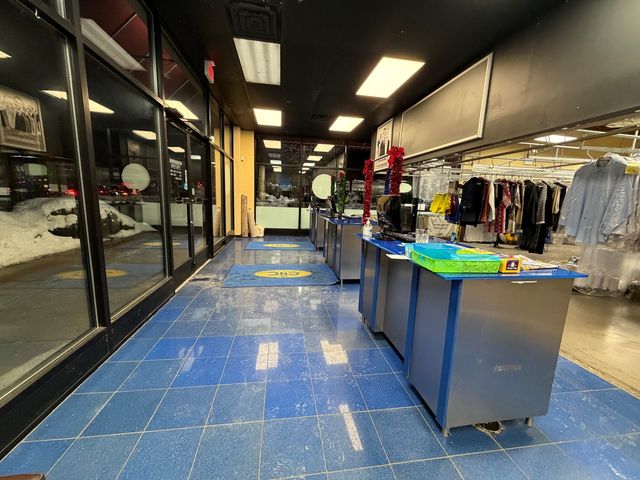 317-351 E Dundee Road, Palatine, IL 60074