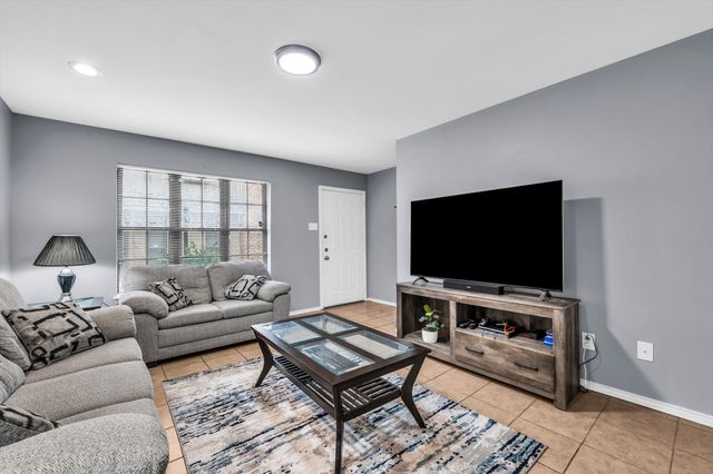 1302 Speight Avenue, Waco, TX 76706
