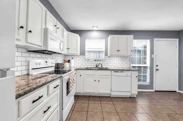 1302 Speight Avenue, Waco, TX 76706