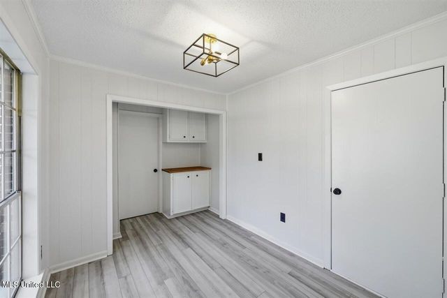 1534 Tracewood Drive, Jackson, MS 39211