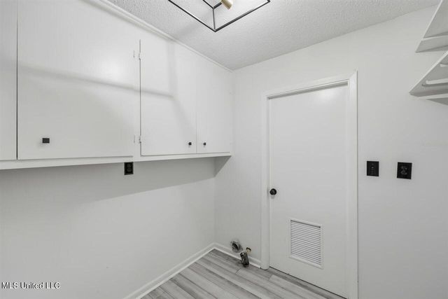 1534 Tracewood Drive, Jackson, MS 39211