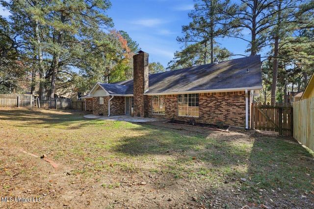 1534 Tracewood Drive, Jackson, MS 39211