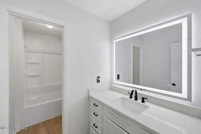 1534 Tracewood Drive, Jackson, MS 39211