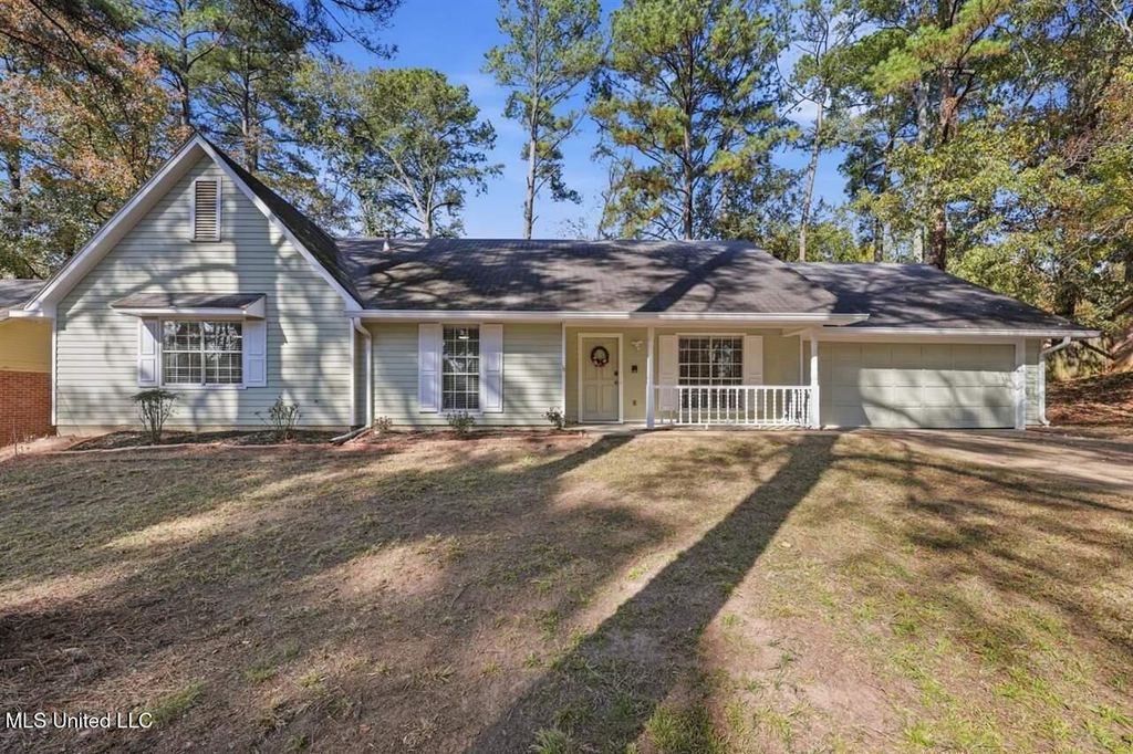 1534 Tracewood Drive, Jackson, MS 39211