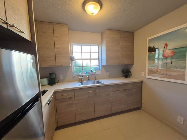 1007 SE 2nd Court 1-, Fort Lauderdale, FL 33301