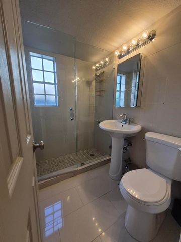 1007 SE 2nd Court 1-, Fort Lauderdale, FL 33301