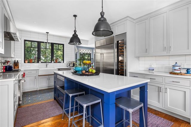 41 Hunter Avenue, Newport, RI 02840