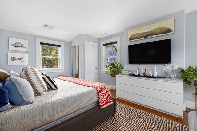 41 Hunter Avenue, Newport, RI 02840