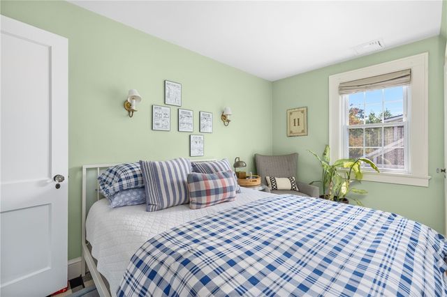 41 Hunter Avenue, Newport, RI 02840