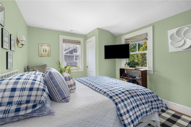 41 Hunter Avenue, Newport, RI 02840